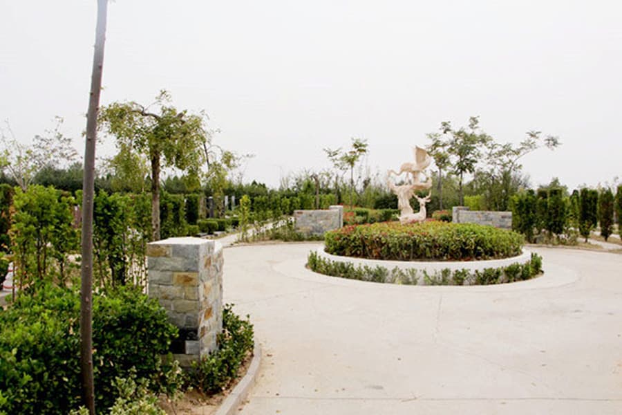 郑州市荥阳市万宝山生态陵园园区环境图