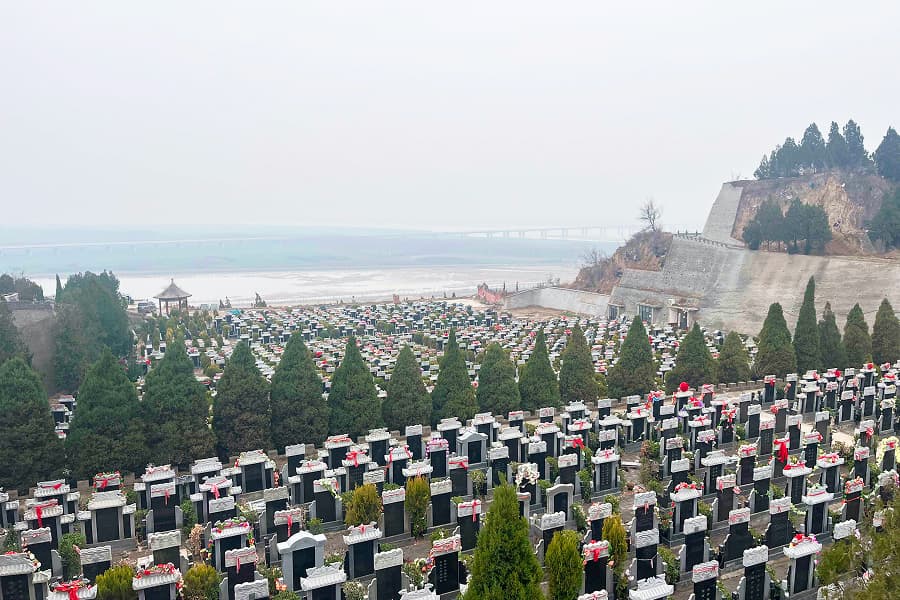 郑州市荥阳市北邙陵园墓区环境图