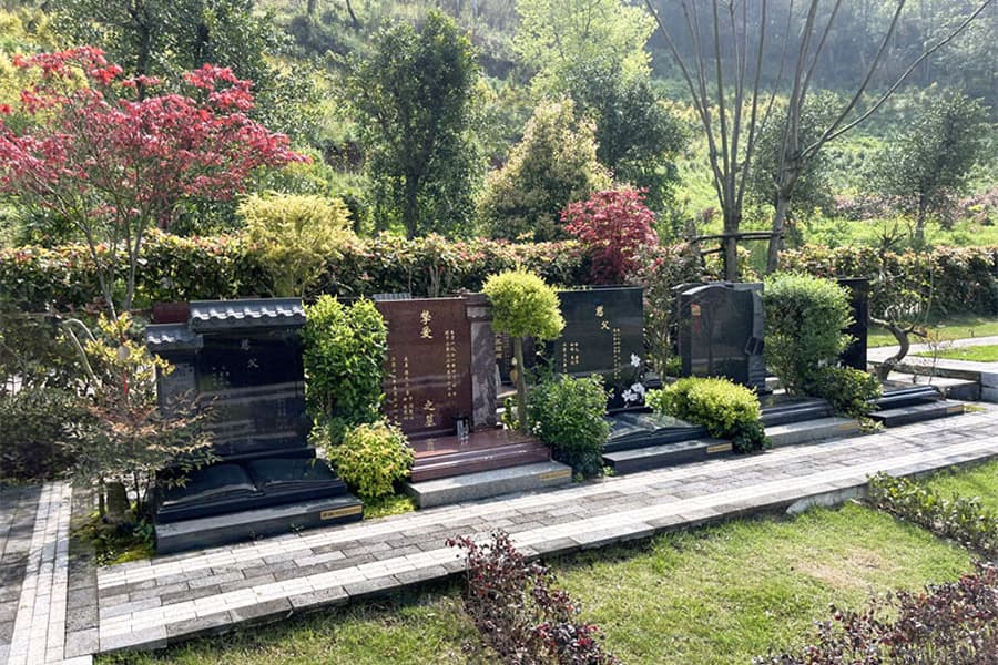 郑州市荥阳市万宝山生态陵园墓区环境图