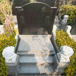 郑州市荥阳市黄河纪念公园传统立碑墓型8号