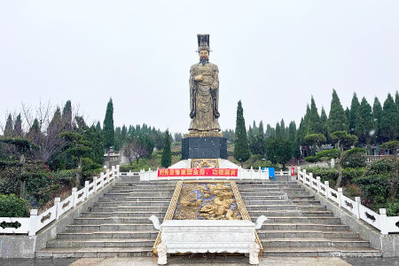 郑州市新密市皇帝岭陵园特色雕像图