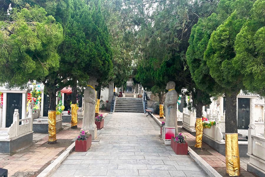 郑州市荥阳市青龙岗纪念园墓区环境图