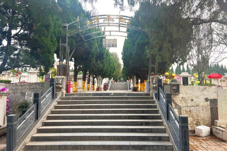 郑州市荥阳市青龙岗纪念园墓区环境图
