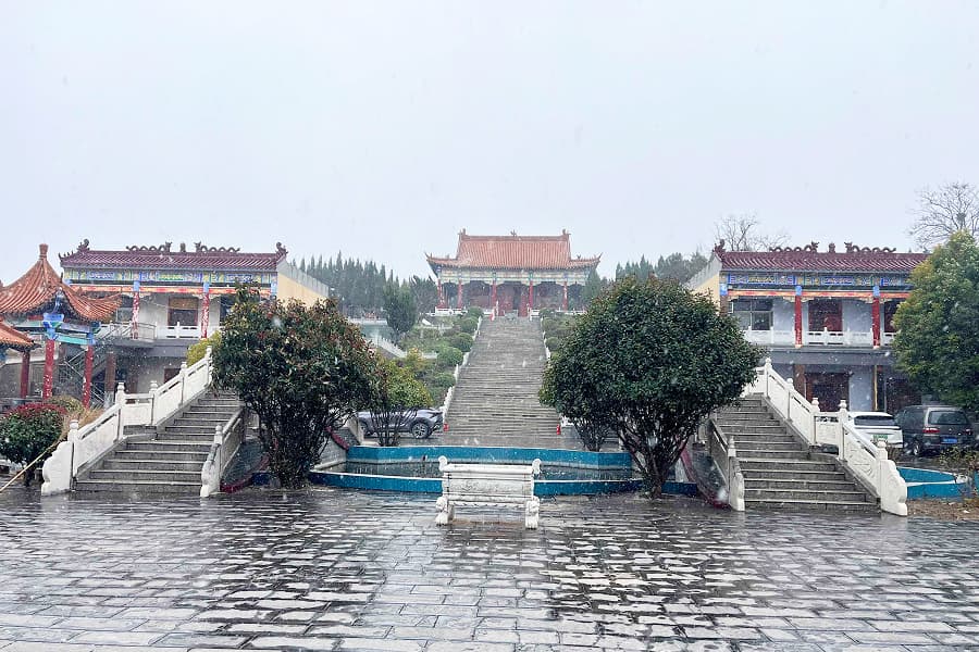 郑州市新密市皇帝岭陵园园区环境图