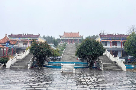 郑州市新密市皇帝岭陵园园区环境图