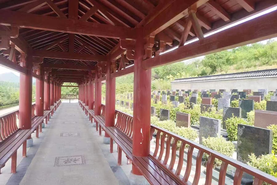 凤凰山人文纪念园墓区图