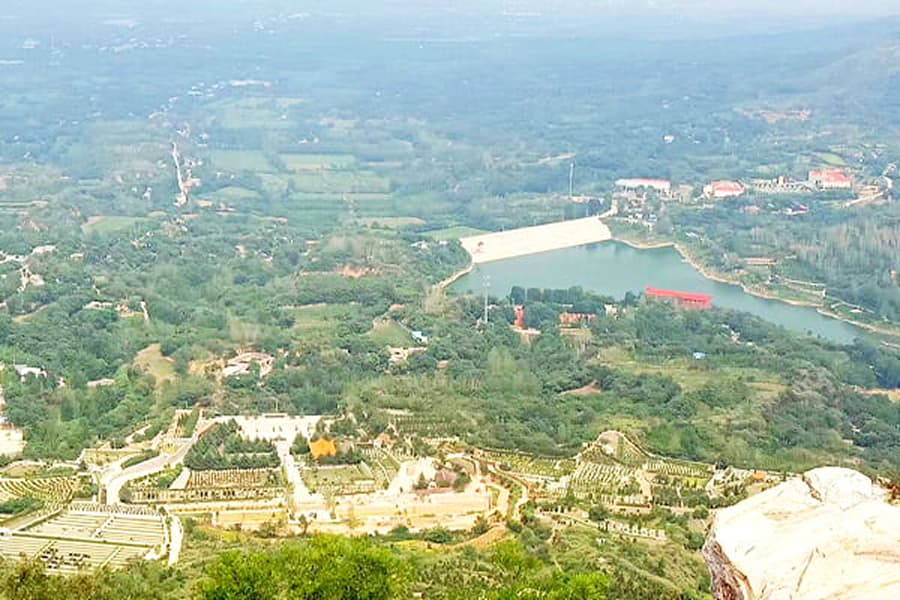 凤凰山公墓景观图